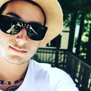 Meet your Posher, Tommy